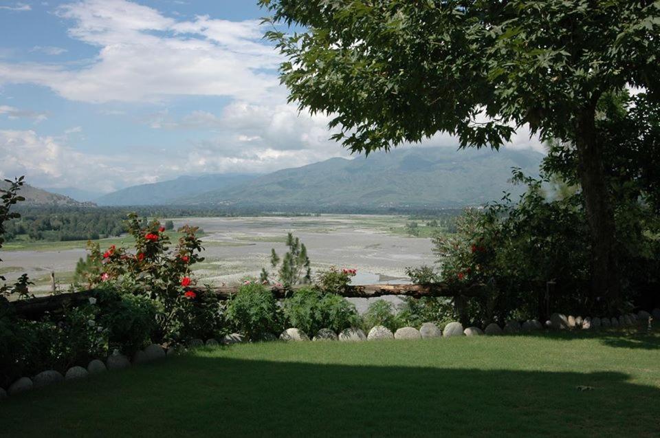 Rock City Resort Mingora Exterior foto